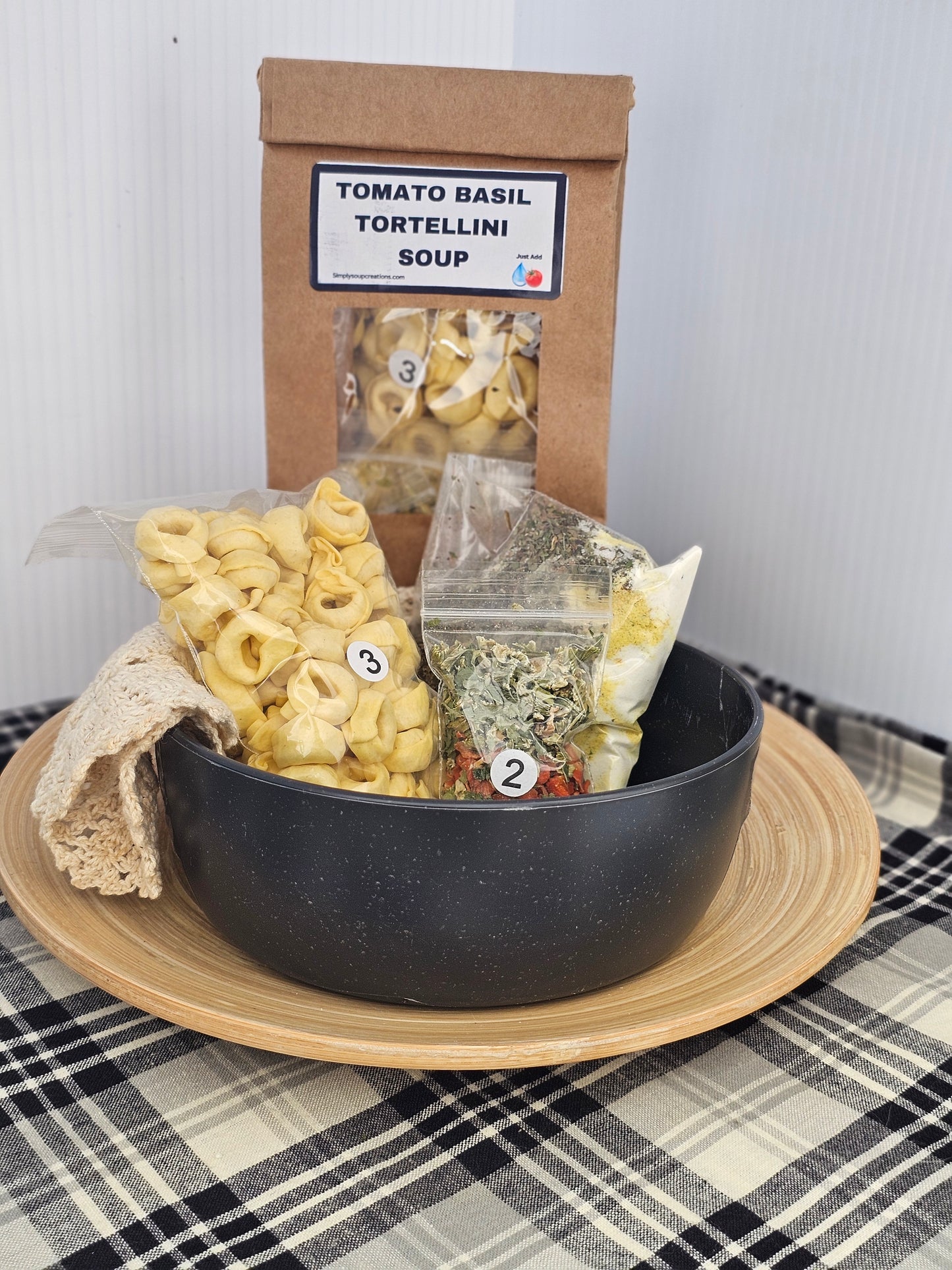 Tomato Basil Tortellini Soup