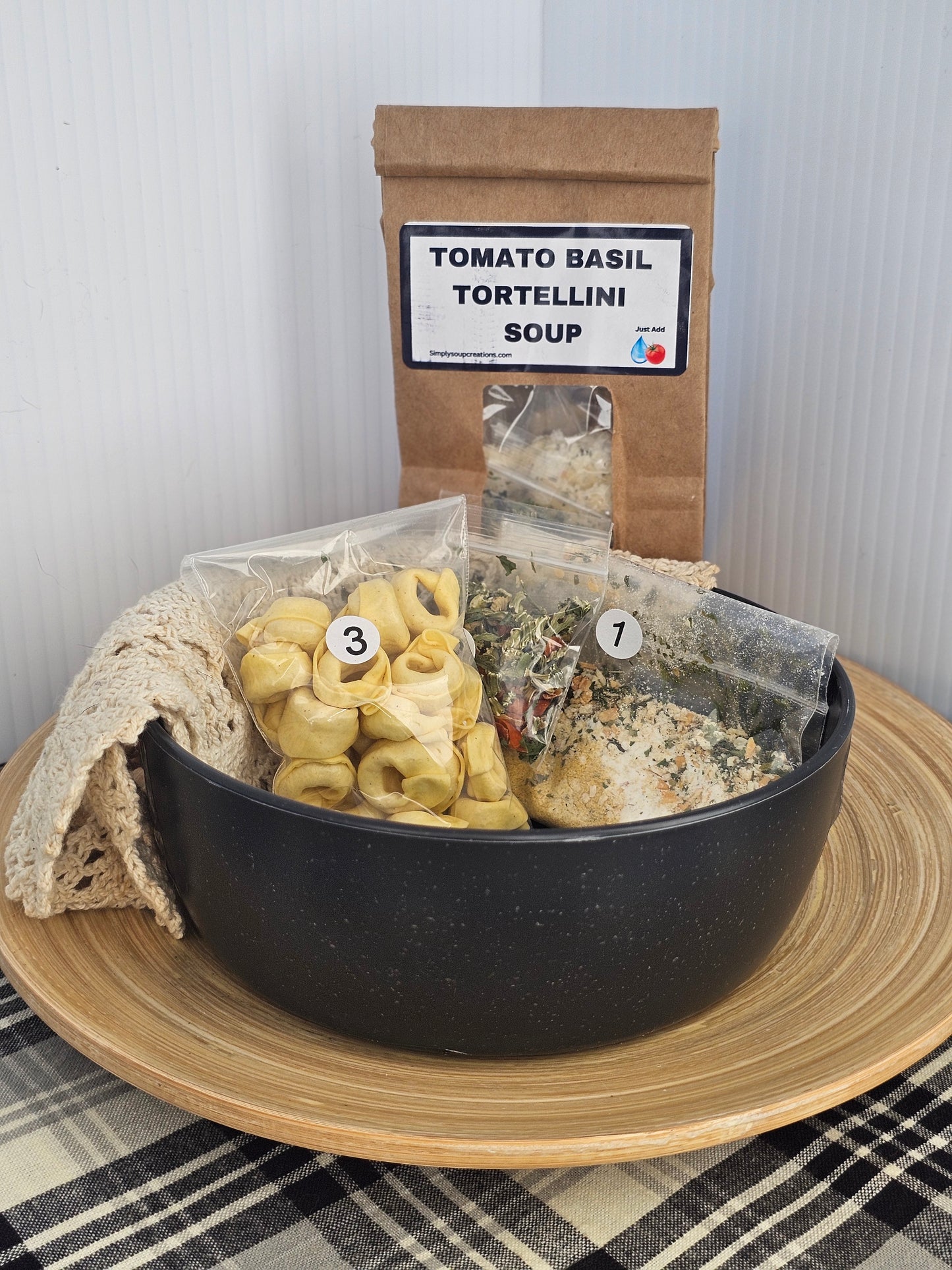 Tomato Basil Tortellini Soup